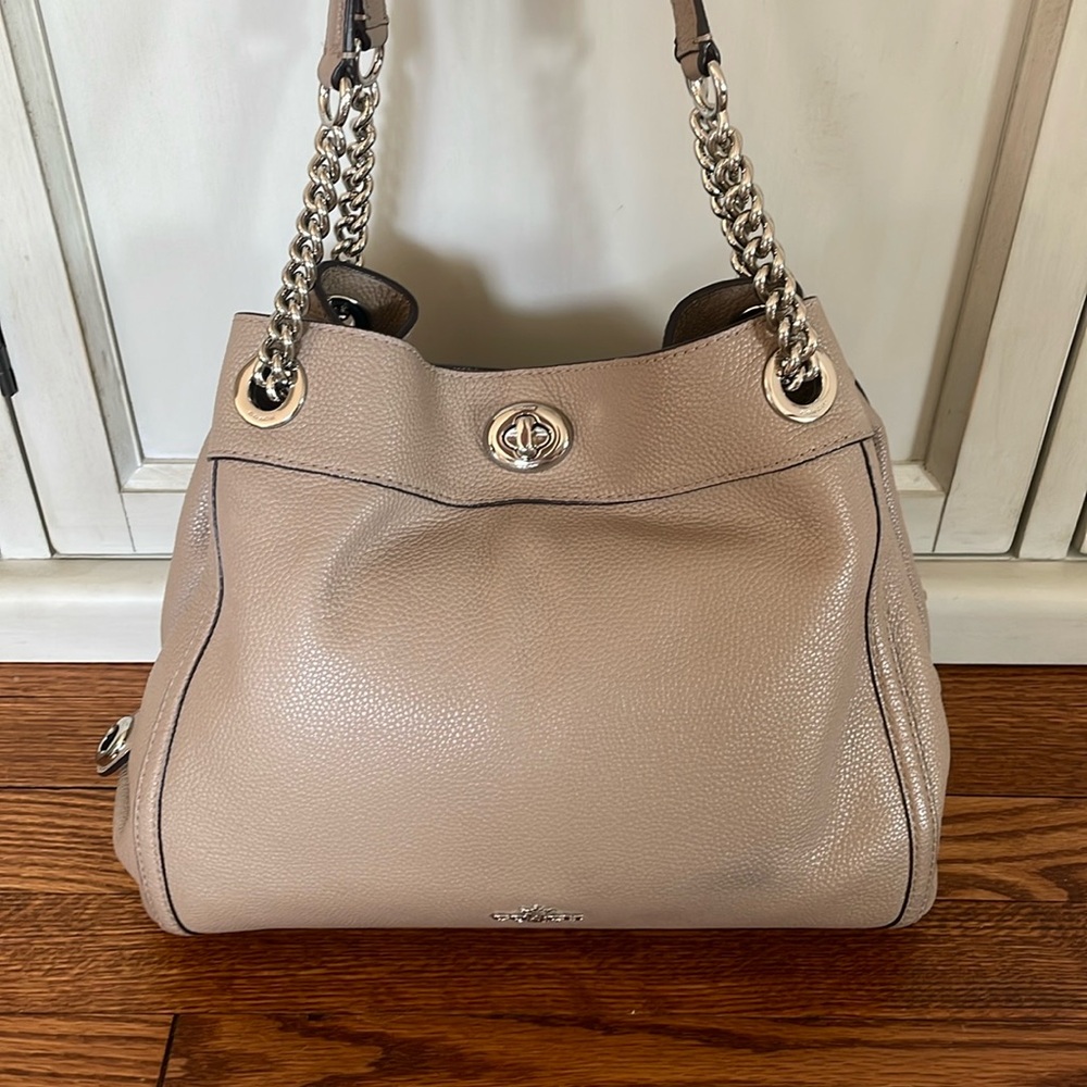 Coach leather shoulder bag